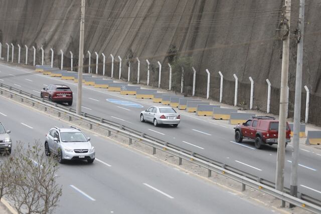 Costa Verde: conductores usan zonas prohibidas como estacionamientos en San Miguel (Fotos: Mario Zapata/GEC)