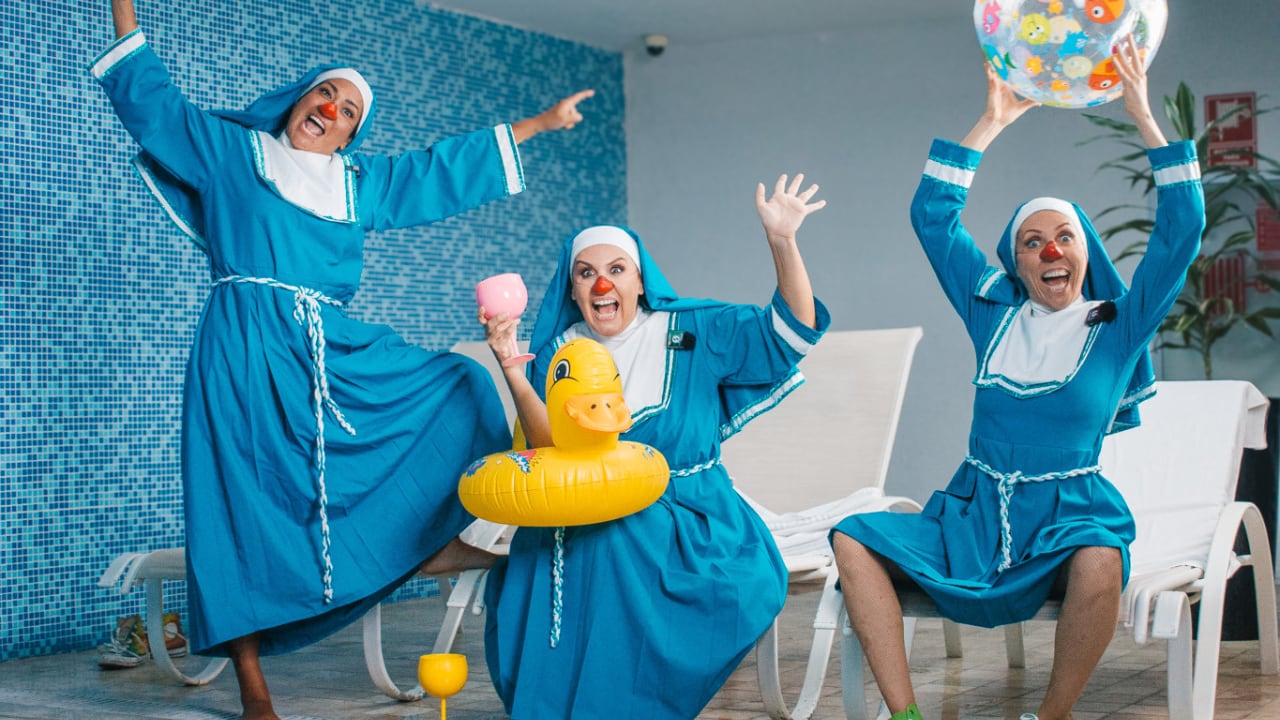 Patricia Portocarrero, Saskia Bernaola y Katia Palma regresan a los escenarios con una renovada propuesta que mezcla comedia, música en vivo y nuevos personajes para toda la familia.