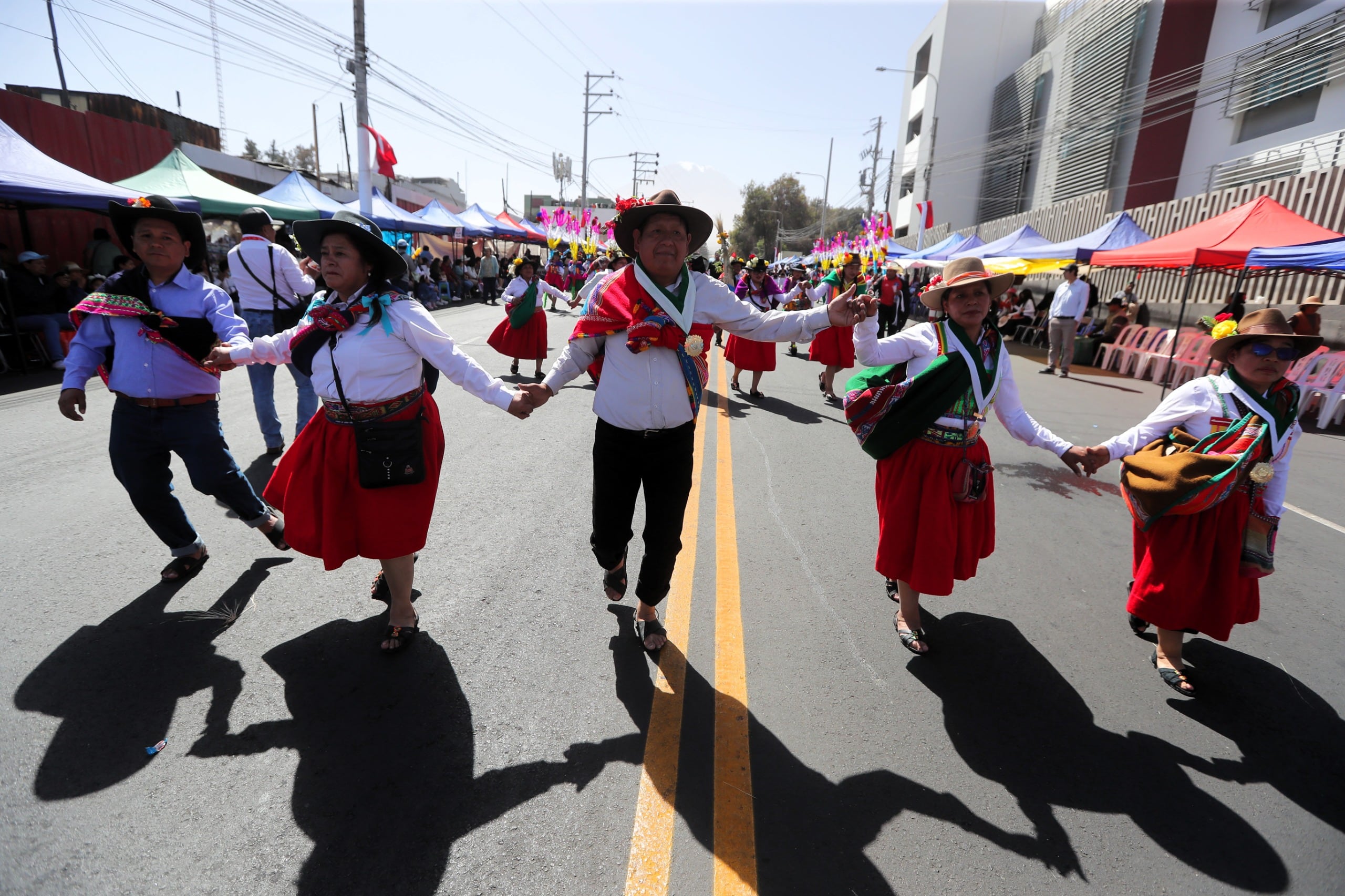 Huaynacotas en el Pasacalle Regional "Cantemos y Bailemos por Nuestra Arequipa 2026". (Foto: Omar Cruz/@photo.gec)