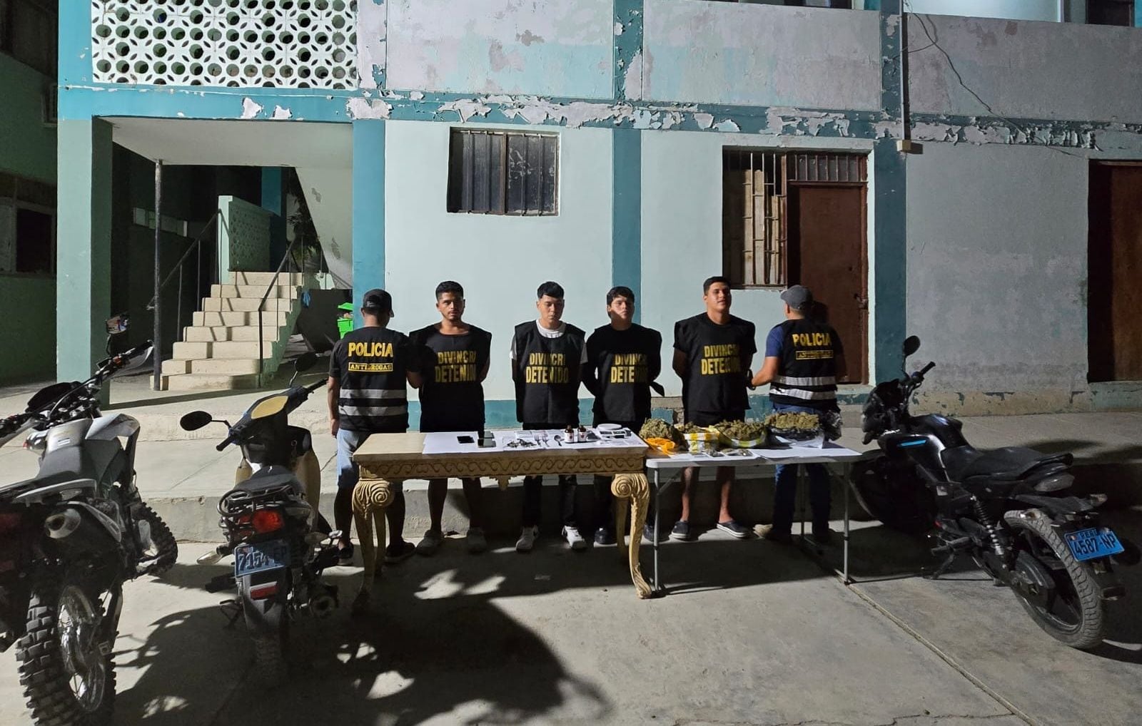 Intervenidos fueron llevados a la sede policial para iniciar las investigaciones