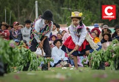 Ak’shu Tatay infantil llenó de color Sapallanga