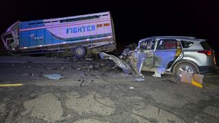 Puno: Choque frontal de vehículos deja cuatro muertos y un herido