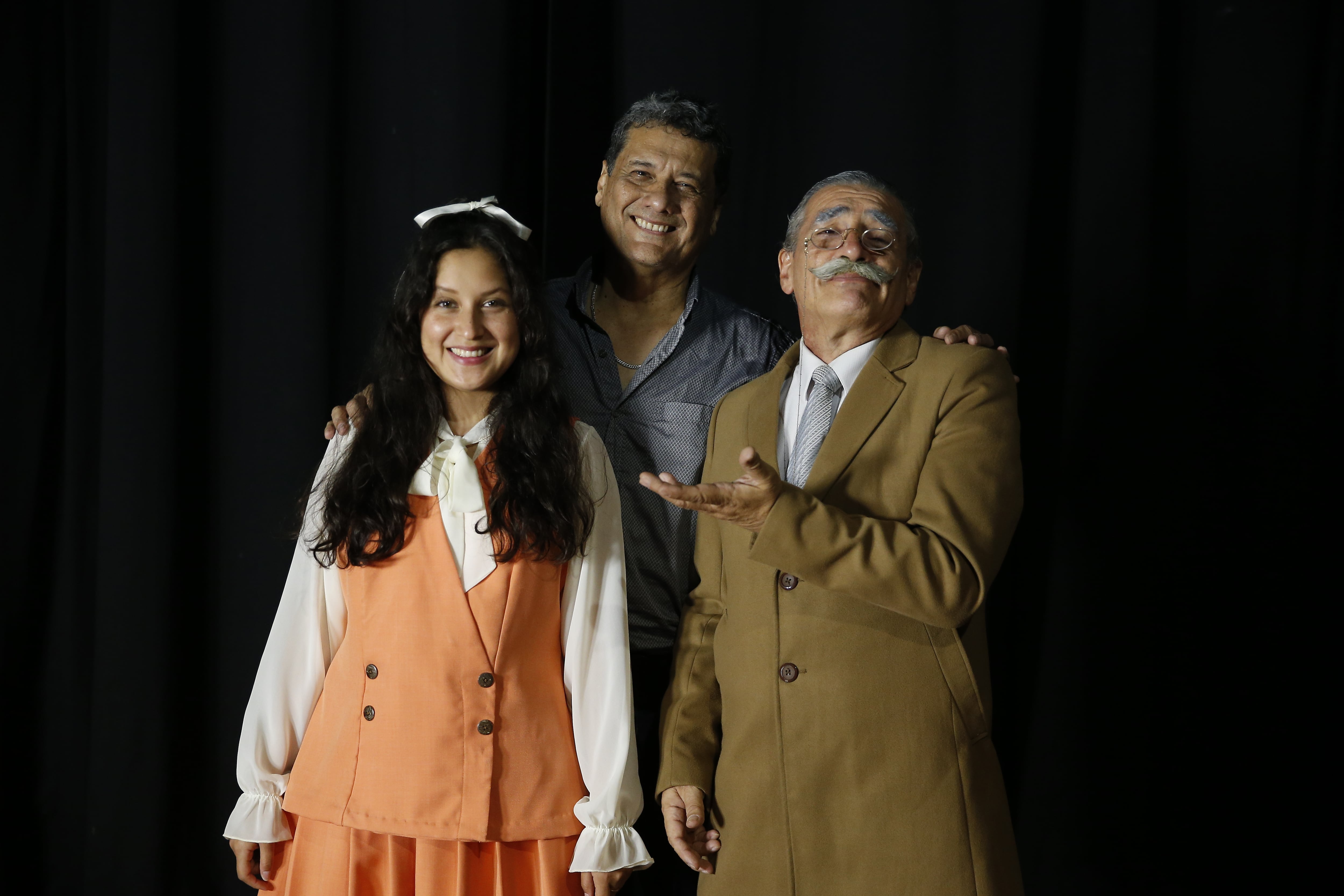 En el plano teatral, la historia se desarrolla a partir del encuentro entre Ricardo Palma y su nieta Clemencia, interpretados por Paco Varela y Pau Simon. (Foto: César Campos/GEC)