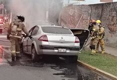 Trujillo: Auto se incendia en la avenida Jesús de Nazaret