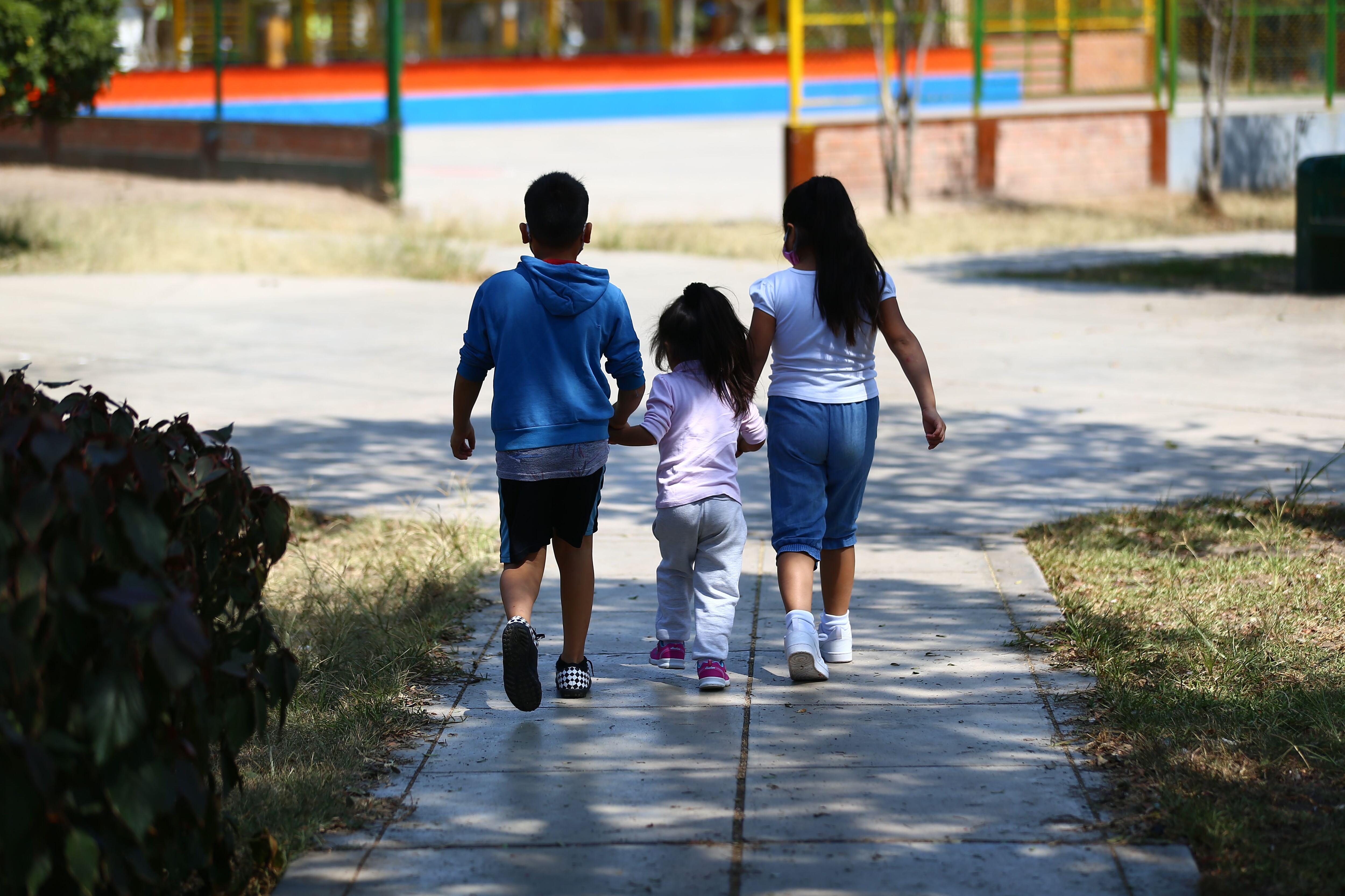 RECORRIDO POR PARQUES POR LA DISPOSICION DEL ESTADO SOBRE LA SALIDA DE NIÑOS