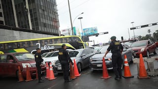 Cierre de vías hacia el Centro de Lima provoca caos vehicular en zonas aledañas (FOTOS)