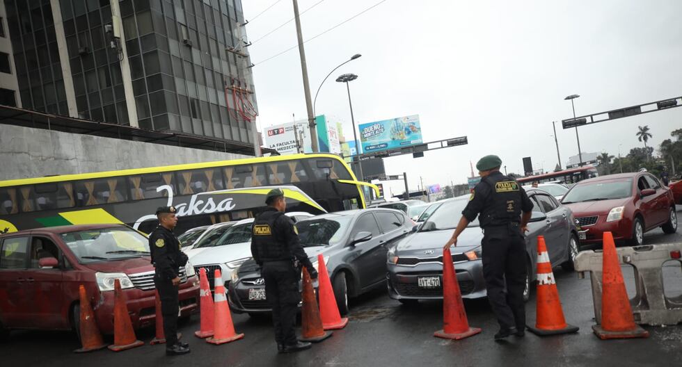 Caos vehicular en Lima: Cierre de accesos al Centro Histórico deja a conductores varados