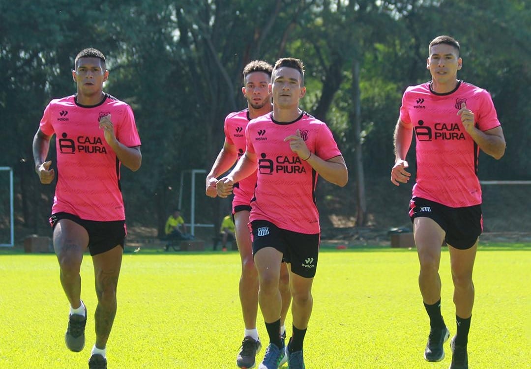 Técnico Ángel Comizzo prepara equipo para su choque ante Sport Huancayo.
