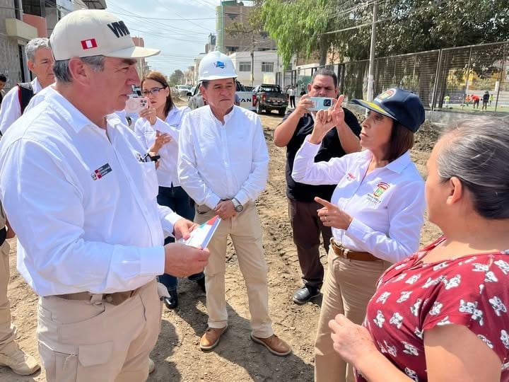 Alcaldesa de Chiclayo reclama a Vivienda por retraso en obras de alcantarillado