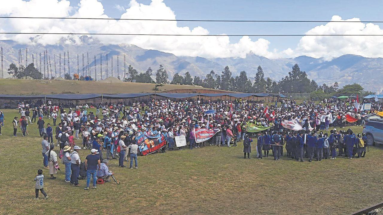 Santos Quispe, presidente de la Central de Rondas Campesinas de Pataz, dijo que si el 8 de junio el Ejecutivo no levanta la restricción a las actividades mineras y decide prorrogar la medida por 30 días, la población paralizará la provincia. Esperan una nueva mesa de diálogo y el Gobierno pide acreditar a participantes.