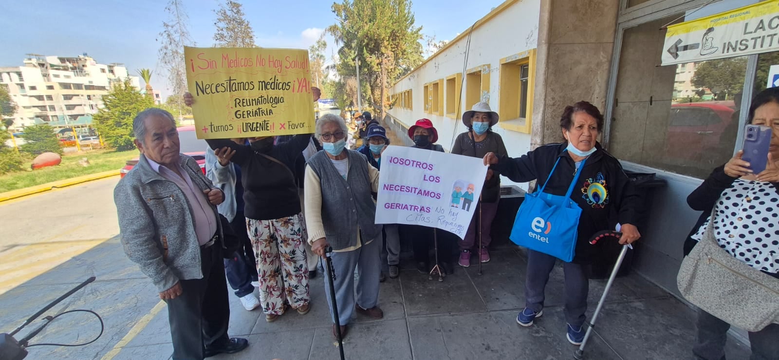 Protesta de un grupo de adultos mayores de 60 años. Foto: Pedro Torres/GEC.