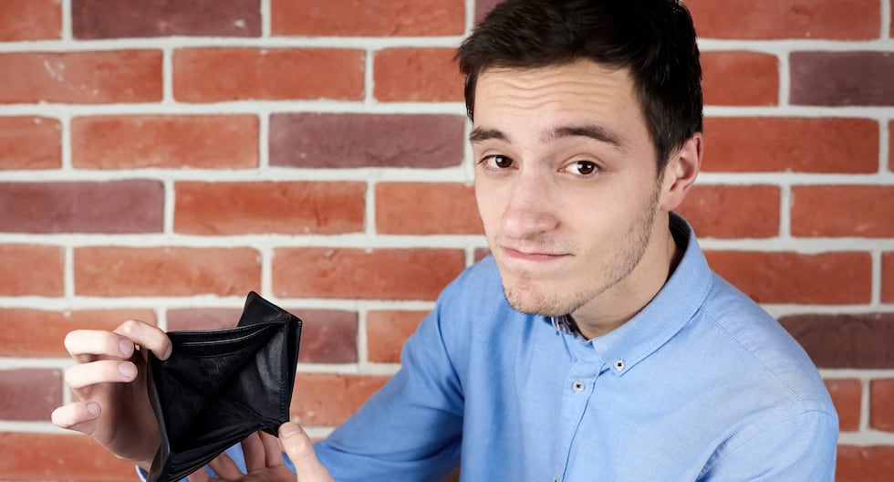 ¡Alerta Joven! Evita Estos 4 Errores Financieros Que Están Arruinando Tu Futuro (y Cómo Recuperarte)