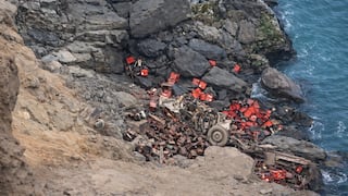 Arequipa: Camión cargado de cerveza cayó a un barranco en La Planchada