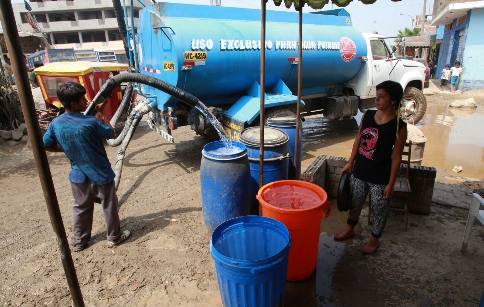 En tanto se espera la licitación de la obra de agua y alcantarillado de los 96 asentamientos humanos de Piura, Castilla y Veintiséis de Octubre