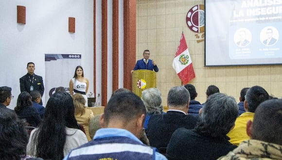 Durante conferencia magistral desarrollada en Trujillo, se indicó también que se necesita un plan de acción claro para hacer retroceder al hampa.