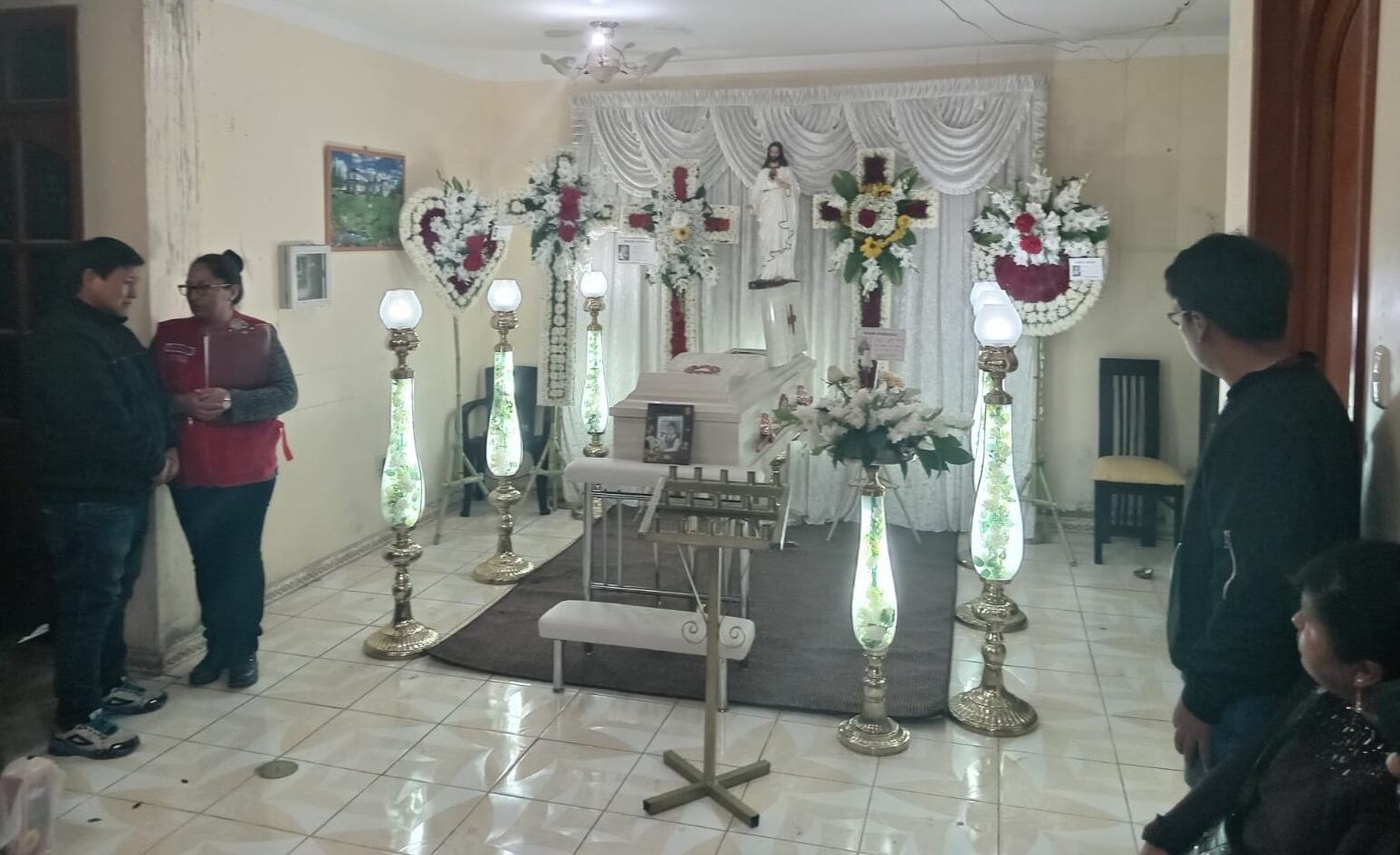 Los restos de María Fernanda son velados en la casa familiar de la asociación Jorge Chávez en el distrito Albarracín