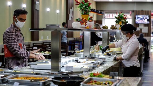 ¿Qué motivó al gobierno a que los restaurantes atiendan con un aforo del 40%?