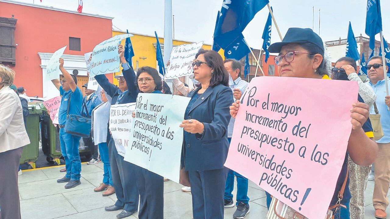 MEF les hizo una contrapropuesta y montos ofrecidos para el incremento de sueldos han sido aceptados por las bases. Dirigente dice que ahora depende del Congreso aprobar Ley de Presupuesto. (Foto: OVEJANEGRA)
