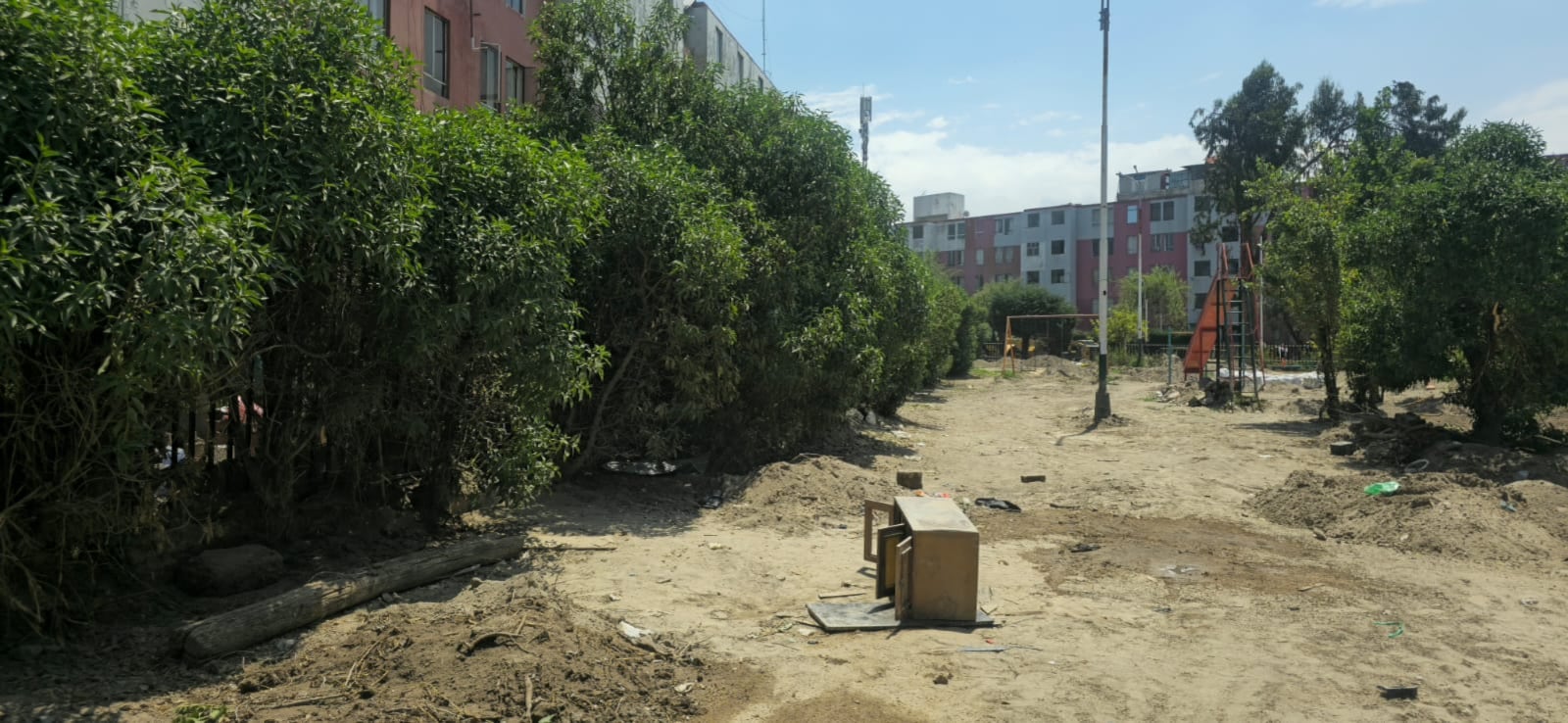 Complejo habitacional Flora Tristán (Arequipa) sigue sepultado en escombros. (Foto: Omar Cruz/@photo.gec)