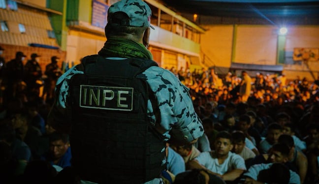 Más de 400 efectivos participaron en las requisas, donde se encontraron celulares, drogas, routers, dinero y otros objetos prohibidos.