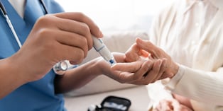 La diabetes tipo 2 afecta a millones de personas y puede avanzar silenciosamente. Un especialista de Adium Perú explica qué medidas ayudan a mantener un adecuado control glucémico y proteger órganos vitales.