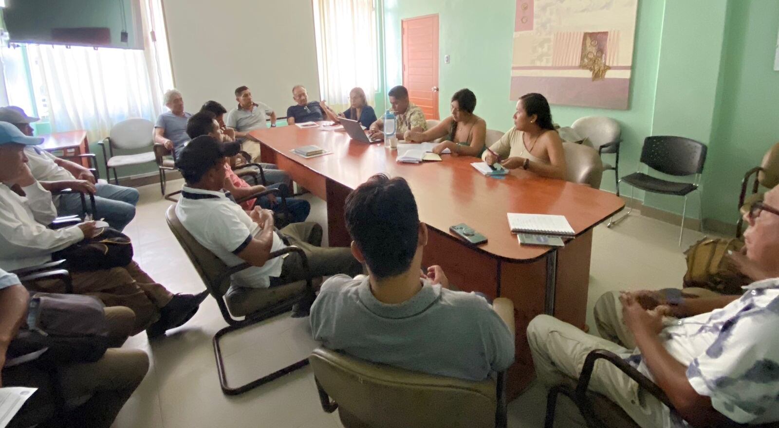 Representantes de la Municipalidad de Sullana y pequeños productores de esta fruta se reunieron en una mesa técnica