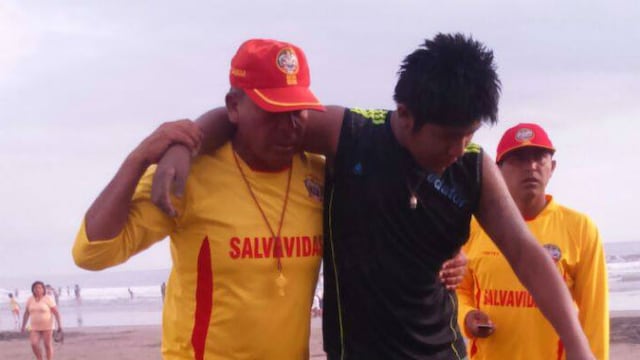 Rescate: Dos salvaron de morir ahogados en playa de Mollendo