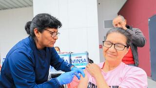 Día del Adulto Mayor: Minsa exhorta a vacunar gratis contra influenza, COVID-19 y neumococo