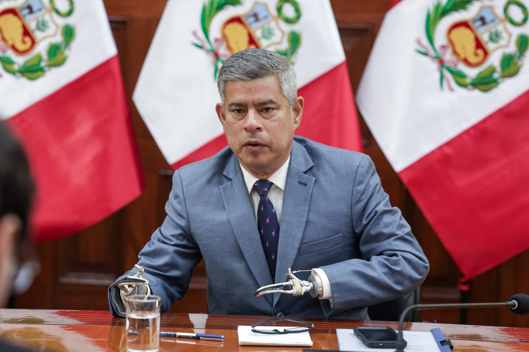 El jefe del Gabinete rechazó las versiones sobre su posible salida y aseguró que los ministros están concentrados en enfrentar la criminalidad y atender los efectos del fenómeno El Niño. (Foto: PCM)