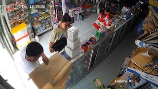 Arequipa: Cámaras captan a dos personas robando una librería en Cocachacra (VIDEO)