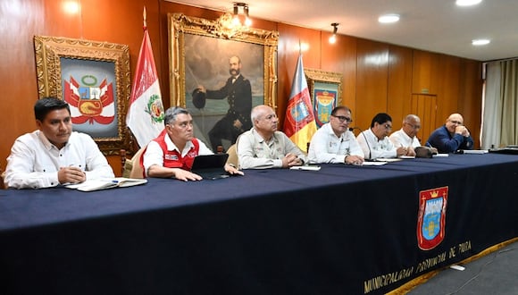 Alcaldes de Piura exigen presupuesto para compra de maquinaria y mitigar consecuencias del FEN
