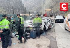 Ciudadanos chinos mueren aplastados por roca en Carretera Central