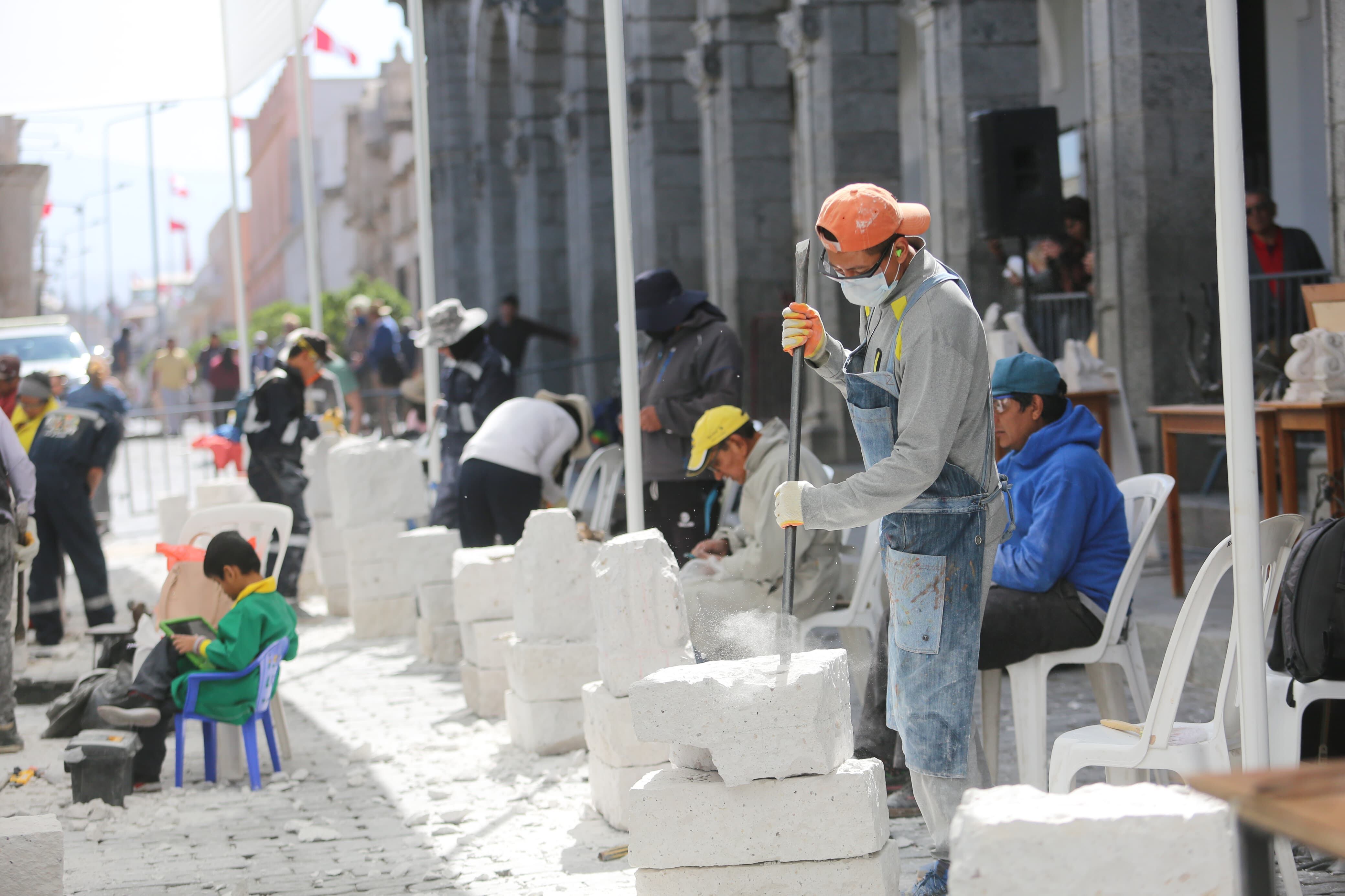 Concurso de tallado de sillar en la Ciudad Blanca. (Foto: Leonardo Cuito)