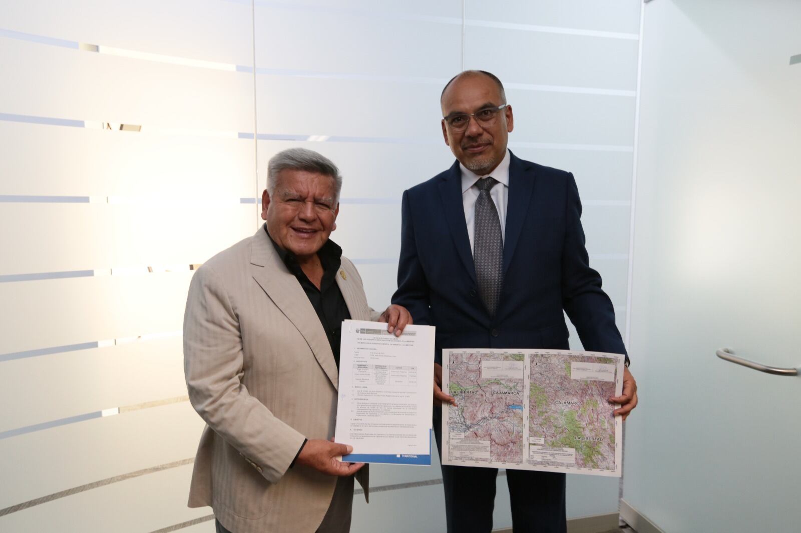 Se firmó acta de acuerdos que establece la colindancia fronteriza entre ambas regiones.