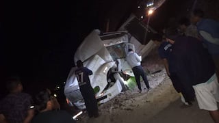 Conductor de camión frigorífico muere en la Panamericana Sur, en Ocoña