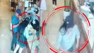 SJM: clienta furiosa arroja líquido inflamable a trabajadora de pollería (VIDEO)