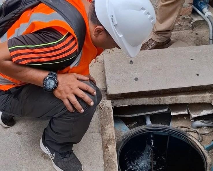 Piura: EPS Grau realiza inspección comercial en Morropón para detectar fugas en domicilios
