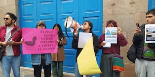 Manifestación contra el presunto maltrato a trabajadores del sector turismo en la ciudad de Cusco.