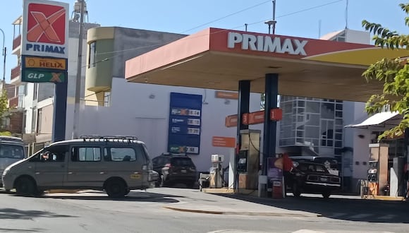 Precios de combustibles en grifos de Arequipa. (Foto: GEC)