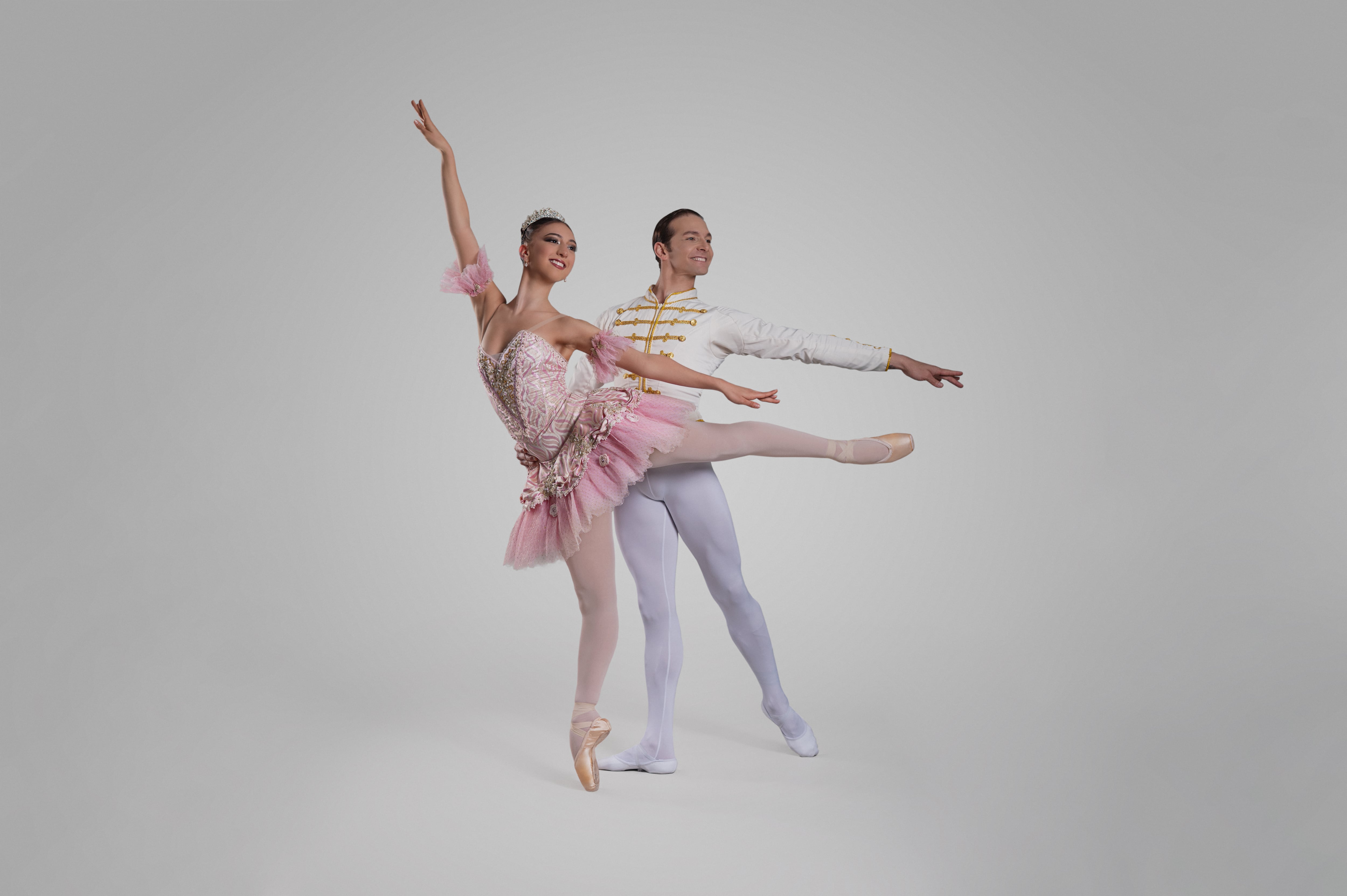 La Escuela RSBC celebra la Navidad con una puesta en escena que combina excelencia técnica, magia visual y más de 60 artistas en escena.