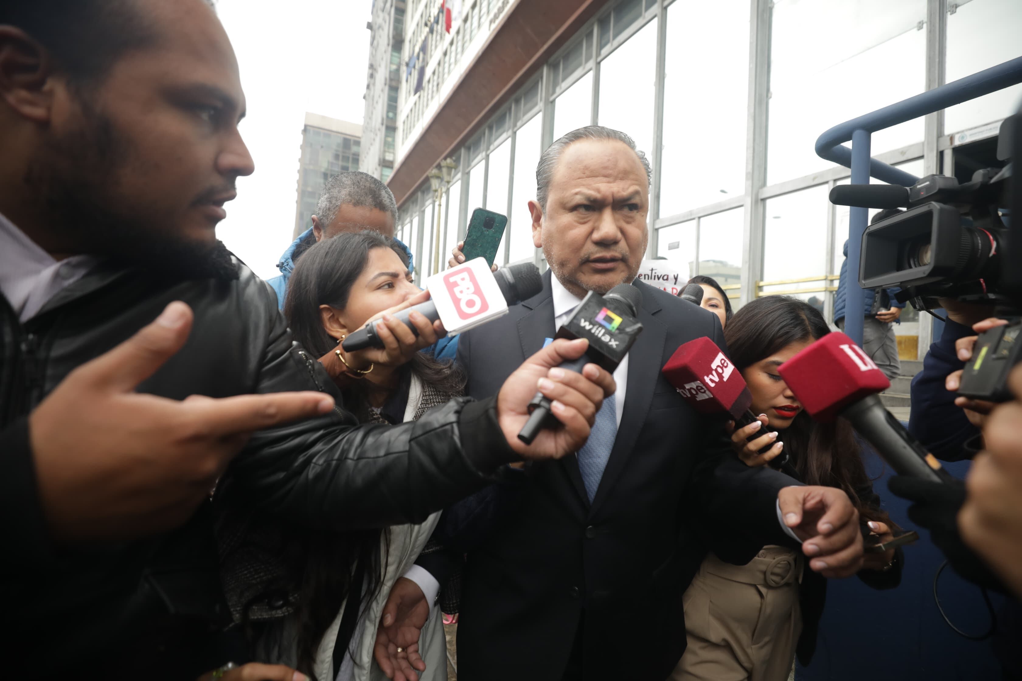 Para el exministro del Interior, Mariano González, sin duda, Cerrón está recibiendo ayuda de las altas esferas. Foto: Britanie Arroyo/ @photo.g