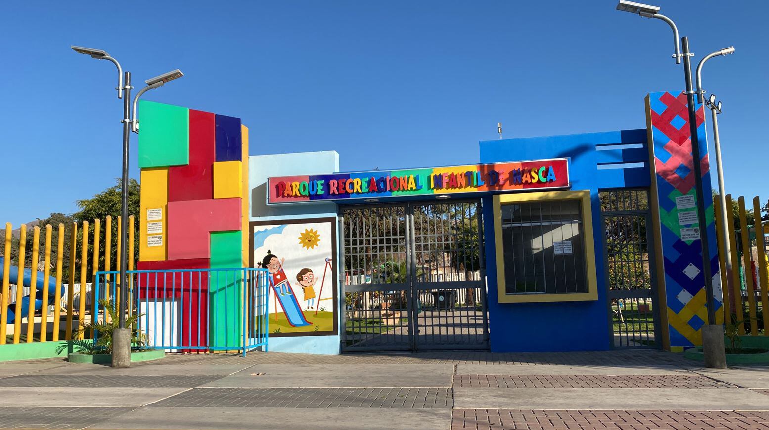 Parque infantil cerrado desde hace un mes en Nasca.