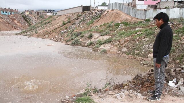 Peligro por embalse de diques sobre torrenteras de Cerro Colorado