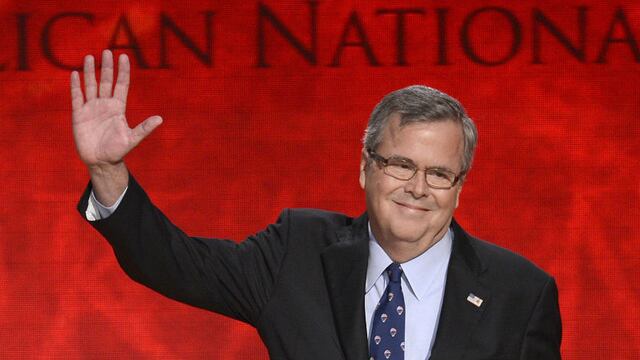 Jeb Bush defiende reforma migratoria y critica a Donald Trump