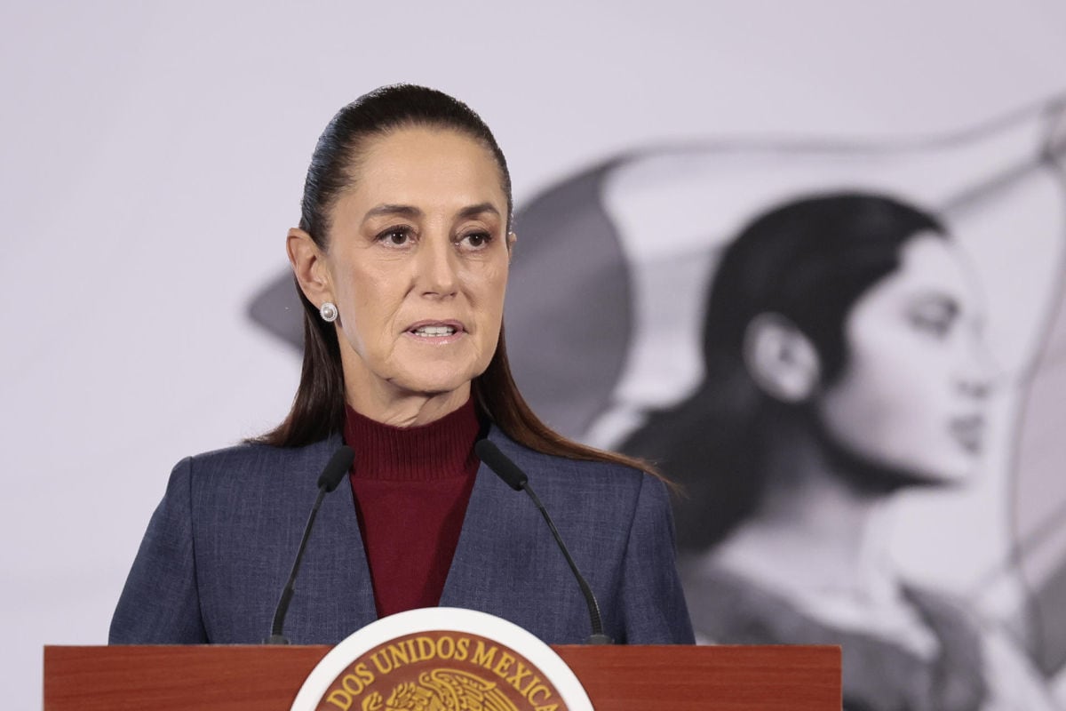 La presidenta de México aseguró que su Gobierno mantiene conversaciones con la nueva administración peruana para restablecer los vínculos diplomáticos, suspendidos desde noviembre de 2025. (Foto: EFE/José Méndez)