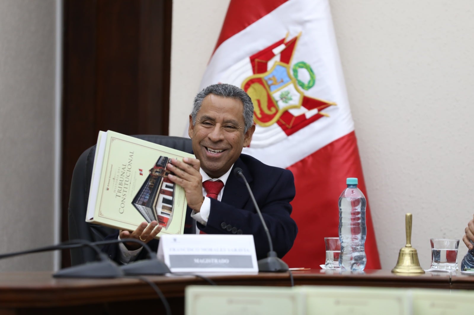 TC presenta en Arequipa libro que reconstruye su historia
