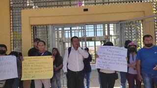 Padres protestan a causa de robos a estudiantes del colegio Independencia en Arequipa
