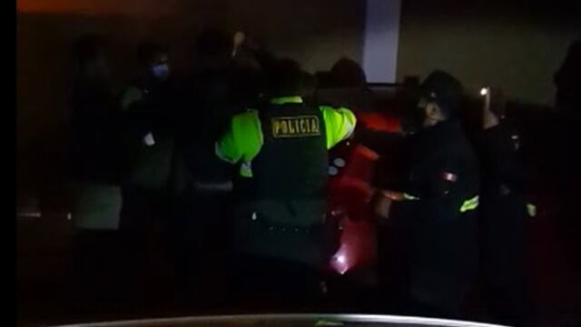 Sujetos en estado de ebriedad golpean a policías durante intervención a fiesta clandestina en Arequipa
