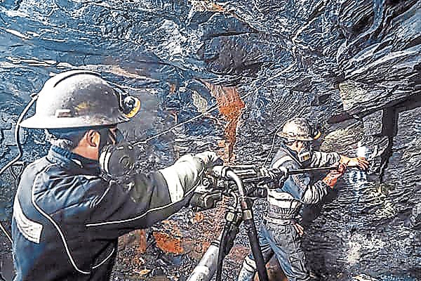 Pequeños mineros esperan el debate de la ley MAPE. Foto: Rumbo Minero.