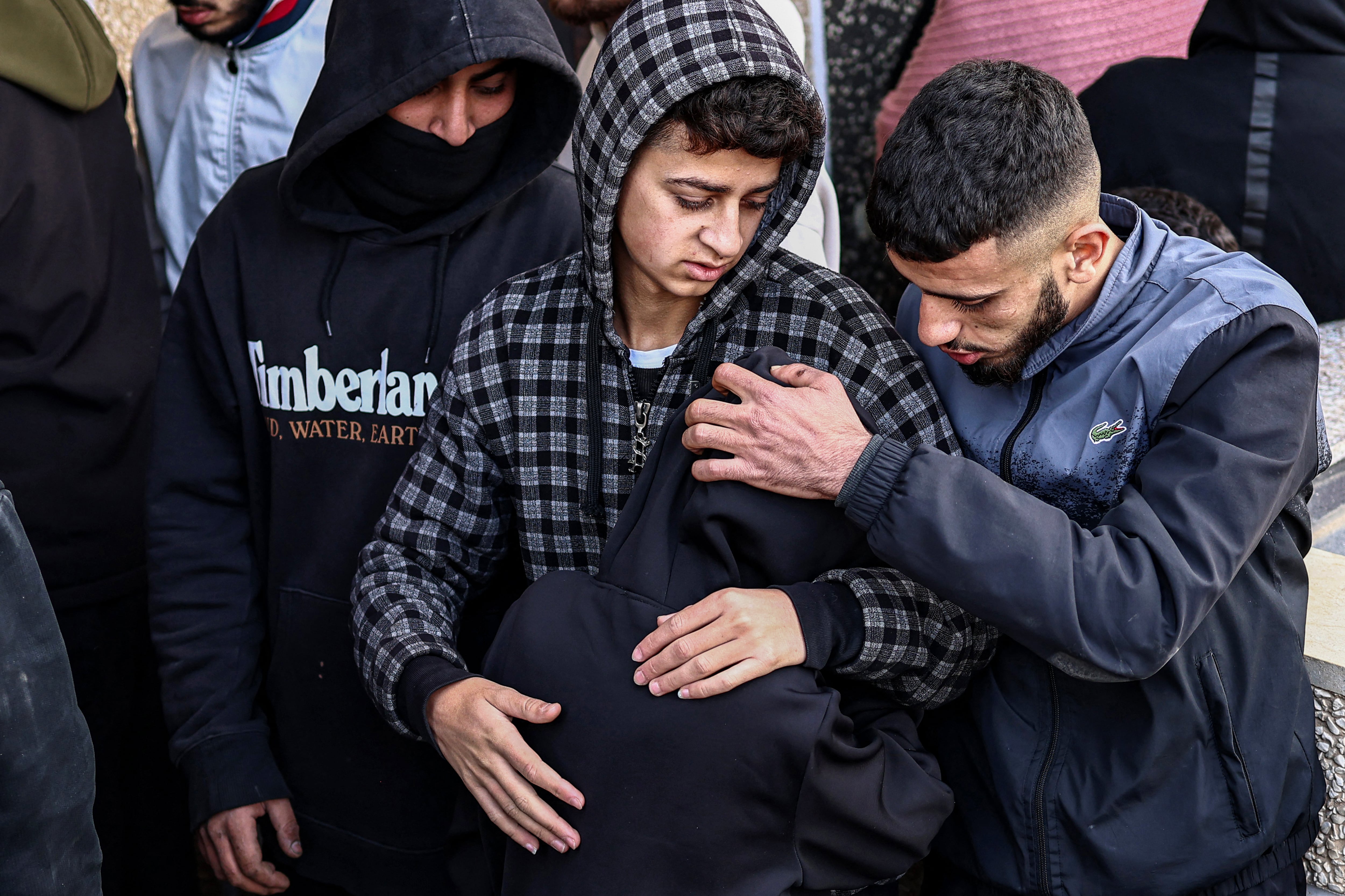 El hecho ocurrió durante una operación militar israelí en el norte de Cisjordania. Dos niños sobrevivieron al ataque y resultaron heridos, según autoridades palestinas. (Photo by Zain JAAFAR / AFP)